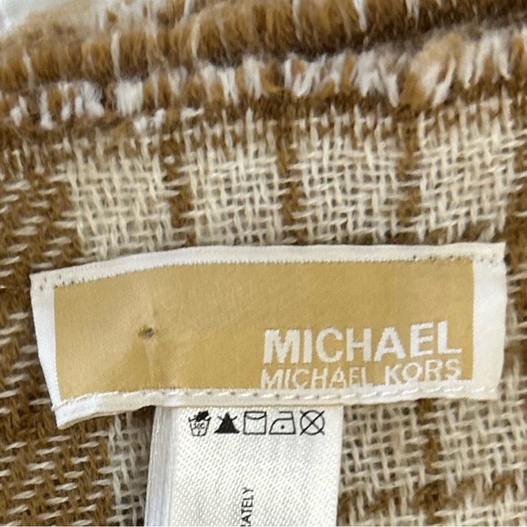 Michael Kors Blanket Scarf - Picture 2 of 5